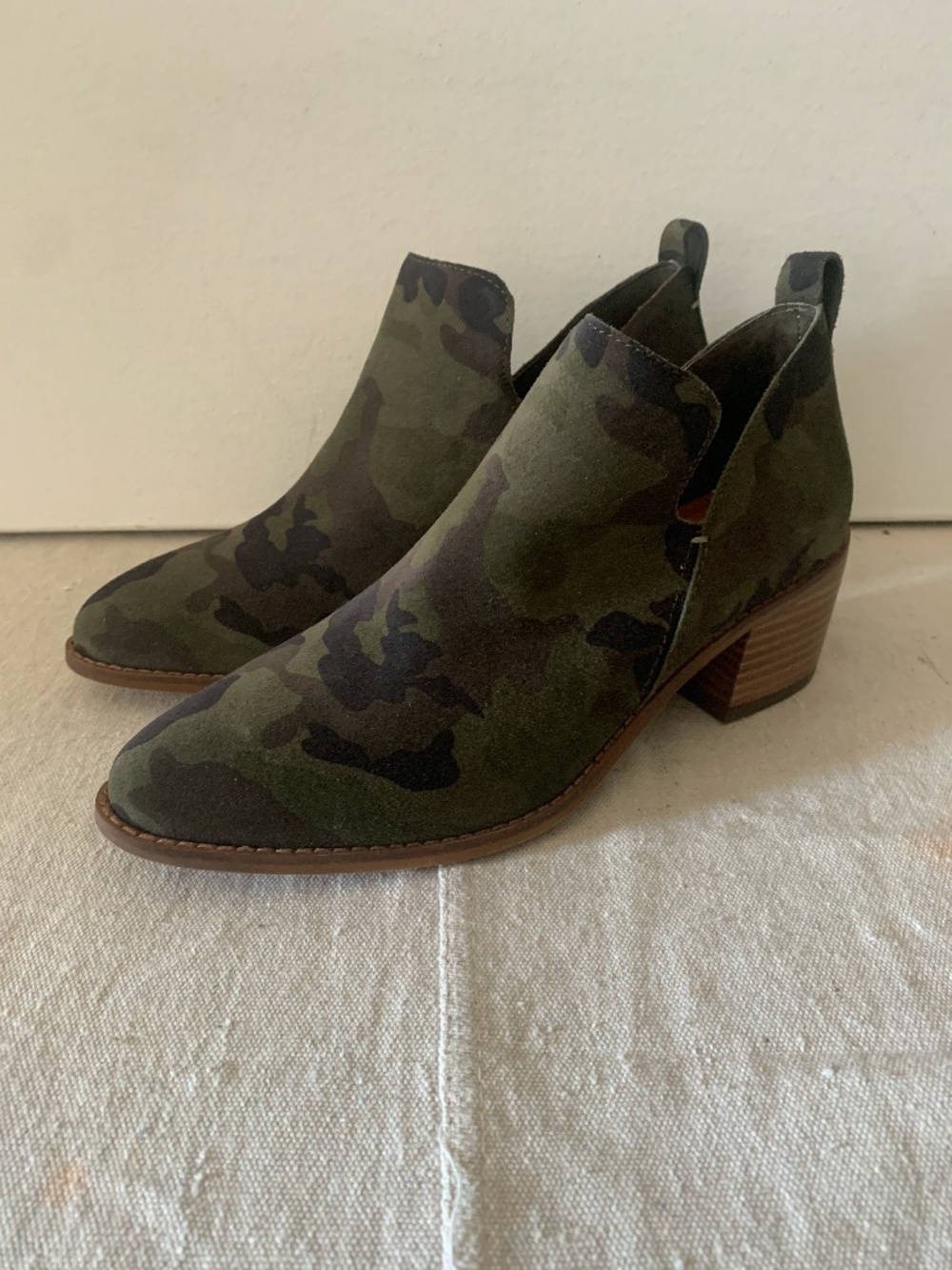 1.STATE Camo Suede Bootie 7.5 NIB